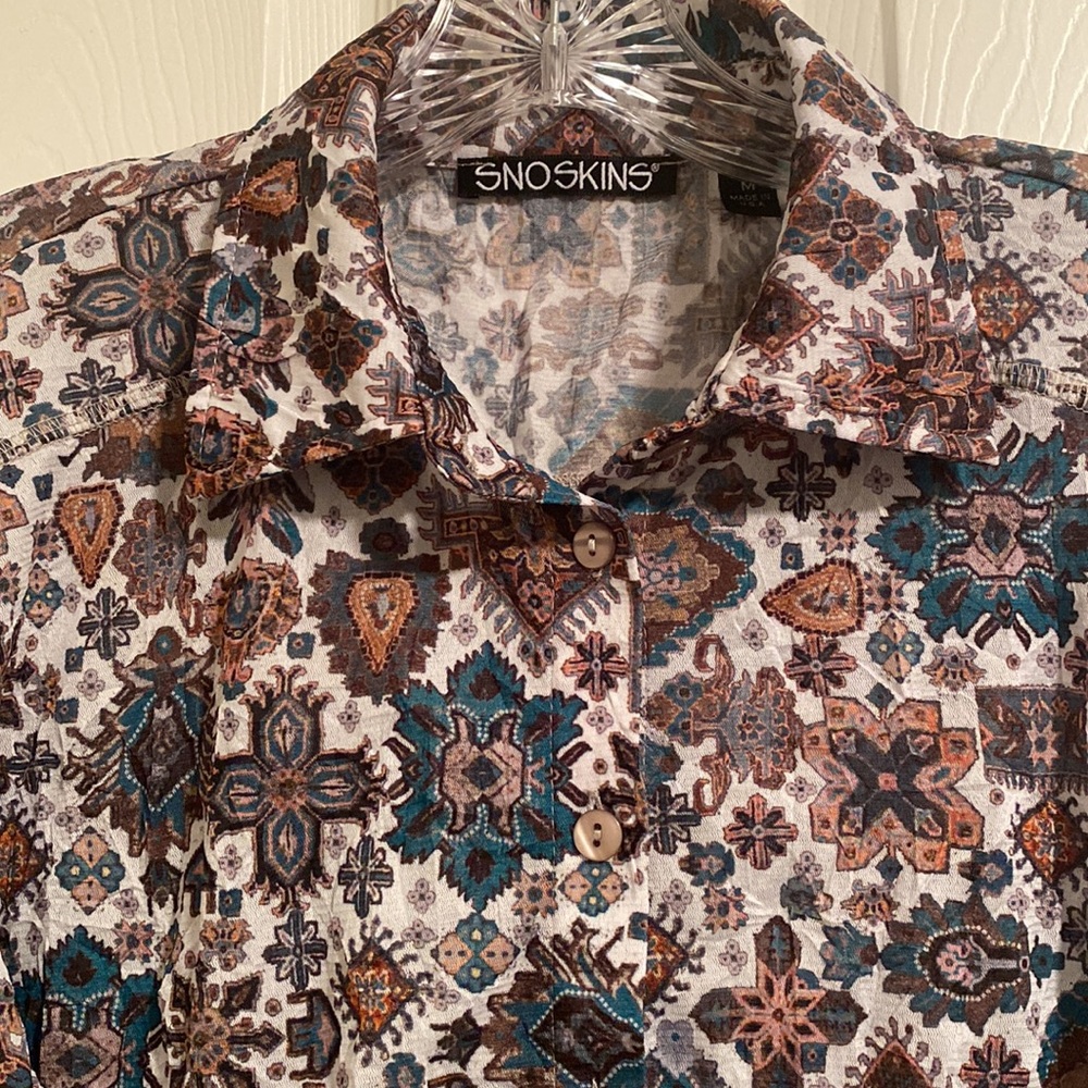 Sno Skins Printed  Button Shirt  Size M - Picture 4 of 8